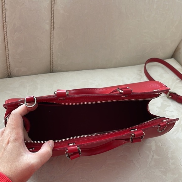 Louis Vuitton Carmine Epi Leather Brea MM bag - Picture 4 of 8